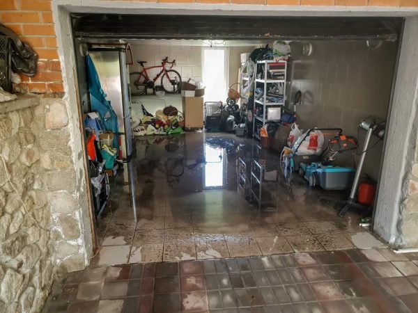 flooded-garage